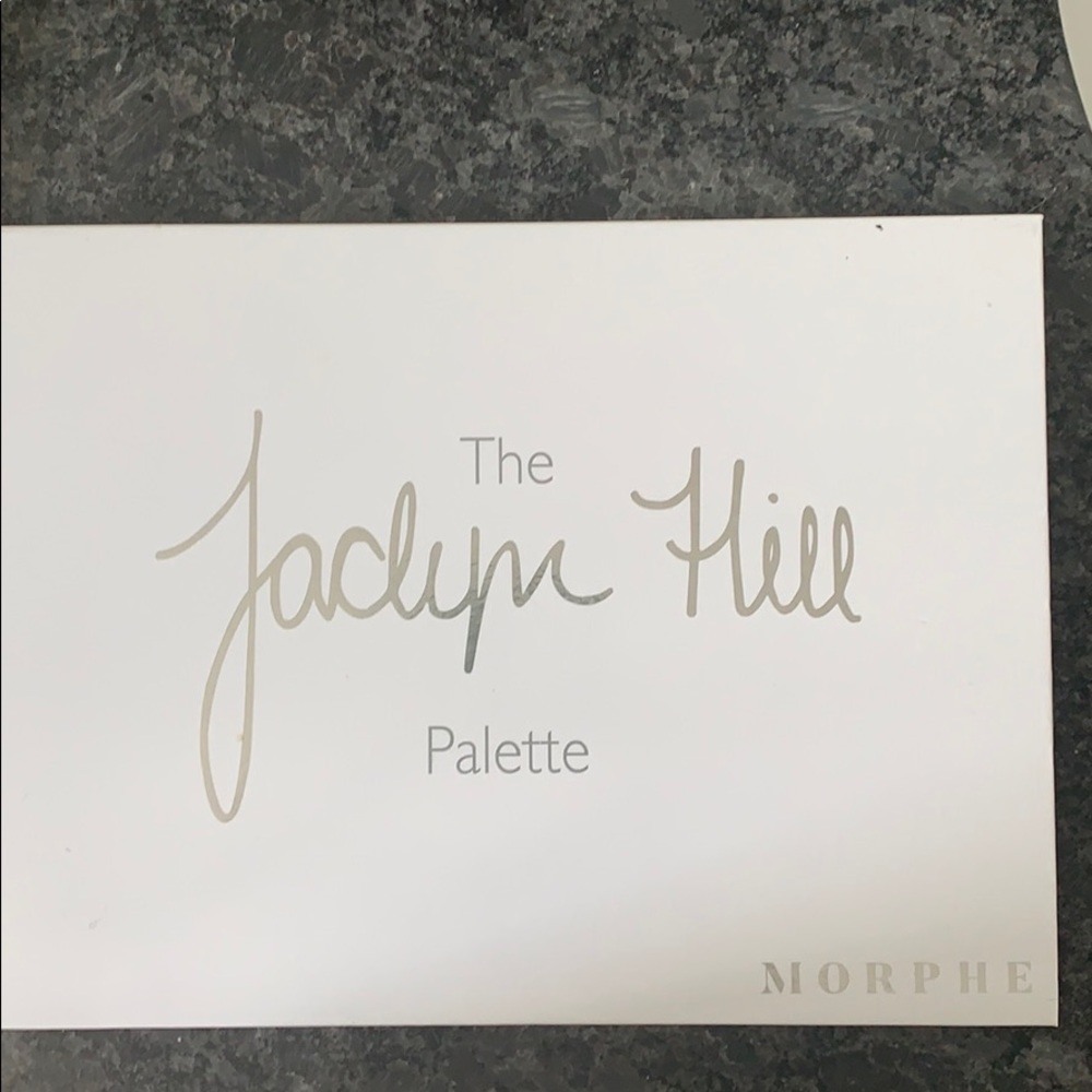 Jaclyn hill pallete.